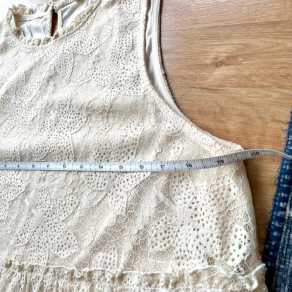 Leaf-Detailed Lace Sleeveless Tiered Dress - NWOT - Ready for Summer! - Picture 10 of 11
